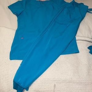 Heart and Soul Jogger scrub set